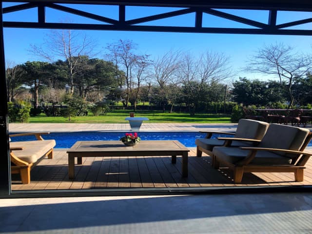 Junior Luxury Heated-Pool Villa