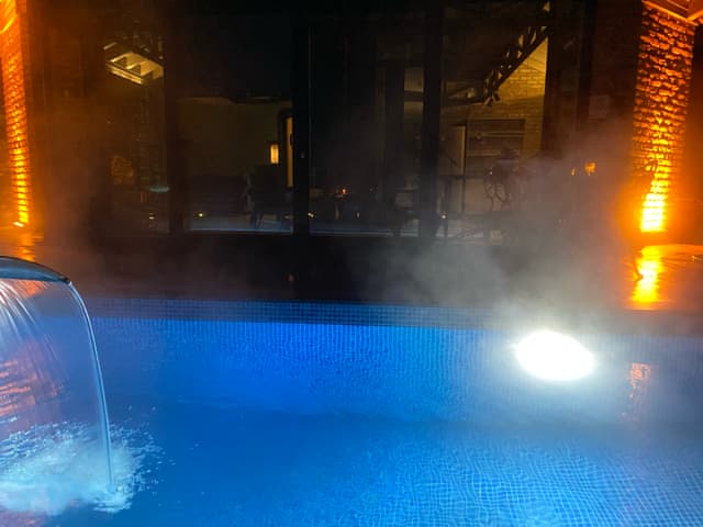 Junior Luxury Heated-Pool Villa