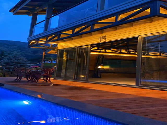 Junior Luxury Heated-Pool Villa