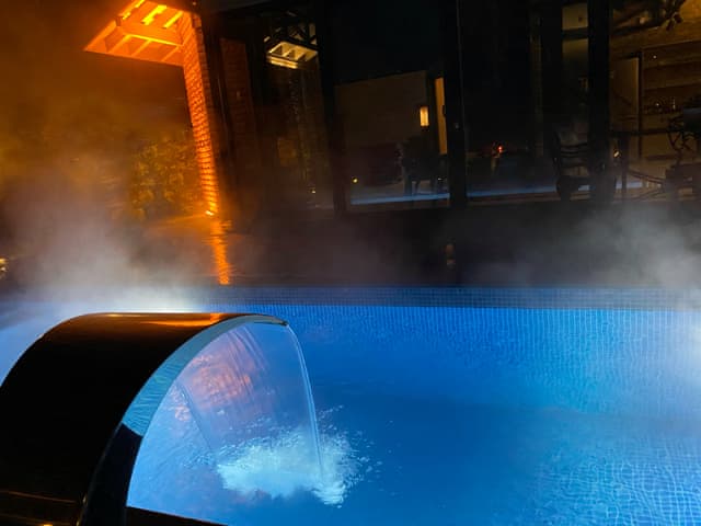 Junior Luxury Heated-Pool Villa