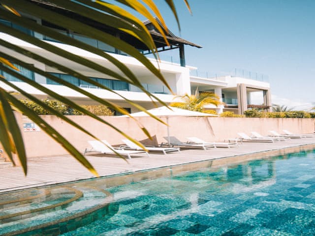 1-bedroom/2-bedroom/3-bedroom Grand Luxury Suite