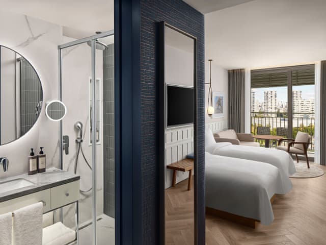 Deluxe Room, City view
