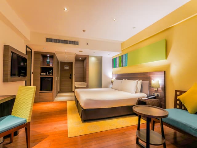 1 King Standard Central Building Room