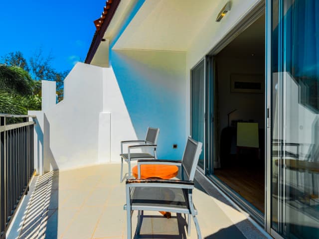 1 King 1 Bunk Premium