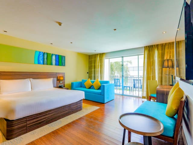 1 King 1 Bunk Family Suite