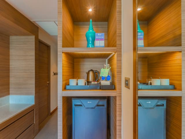 1 King 1 Bunk Family Suite