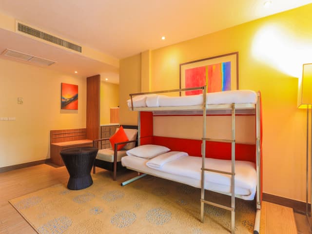 1 King Bed And 1 Bunk Bed Suite