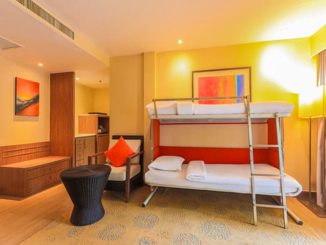 1 King Bed And 1 Bunk Bed Suite