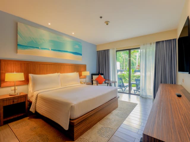 1 King Bed Suite Room