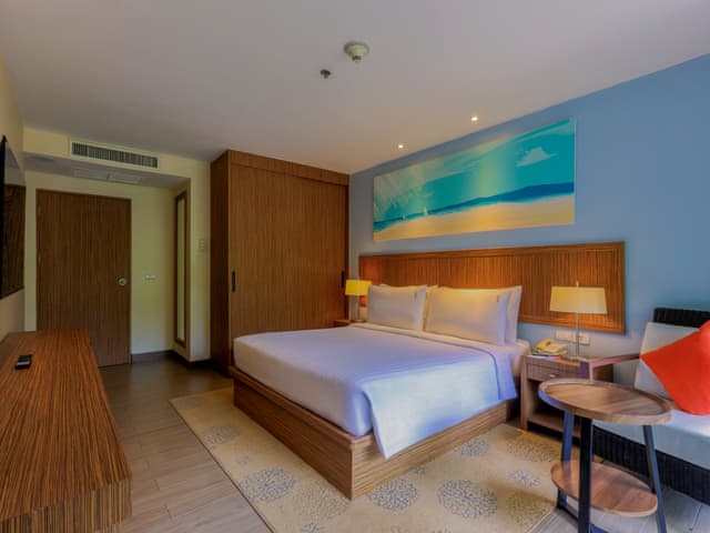 1 King Bed Suite Room