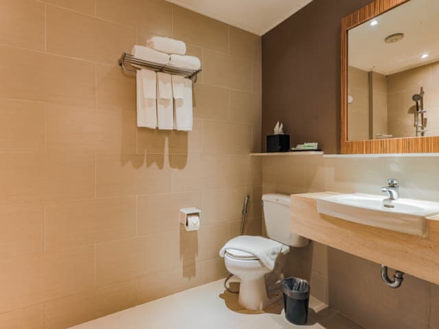 1 King Bed Suite Room