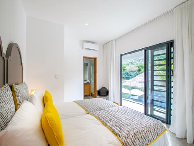 Deluxe Pool Villa (3-bedroom)