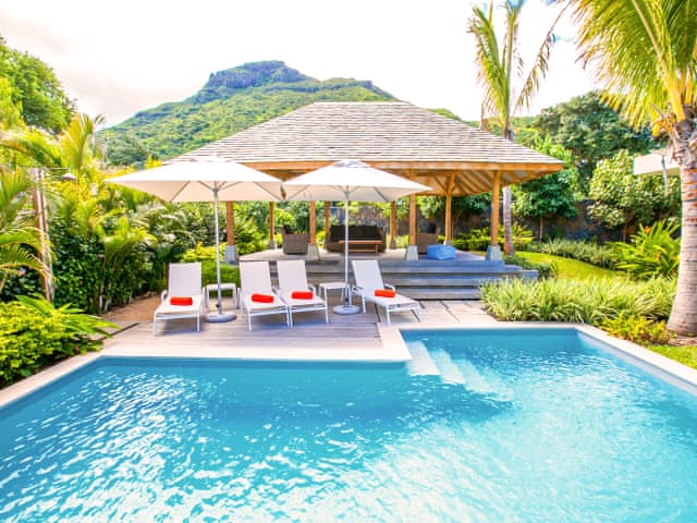 Deluxe Pool Villa (3-bedroom)