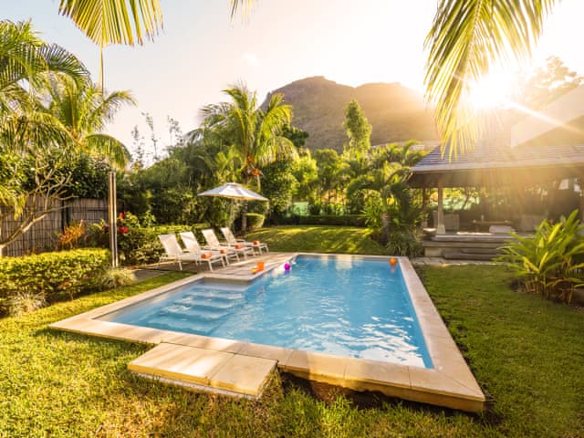 Deluxe Pool Villa (3-bedroom)