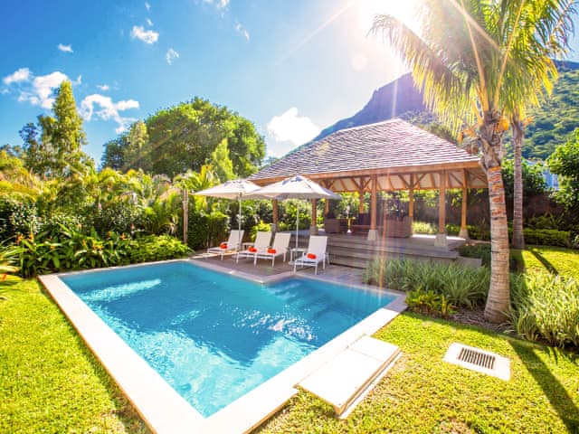 Deluxe Pool Villa (3-bedroom)