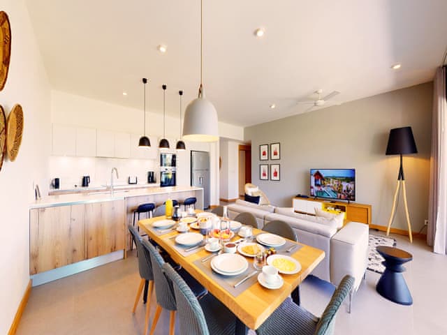 1-bedroom/2-bedroom/3-bedroom Grand Luxury Suite