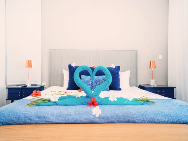 1-bedroom/2-bedroom/3-bedroom Grand Luxury Suite