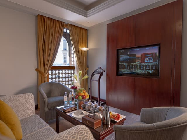 Business Süit 1 Yatak Odalı - Köşe Manzaralı