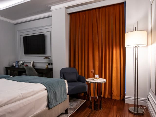 Chambre King Deluxe (vue Ville)