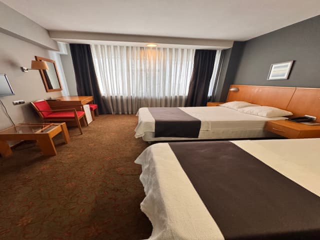 Superior Oda, Şehir Manzaralı