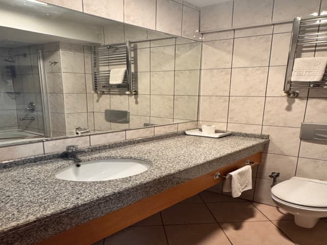 Connection Oda (Deniz manzaralı)