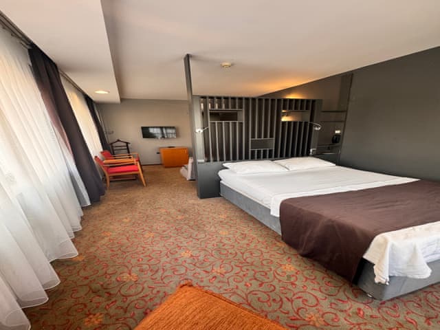 Connection Oda (Deniz manzaralı)