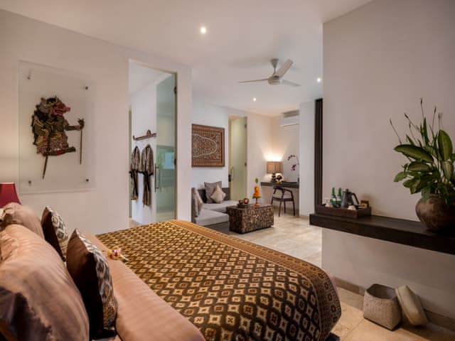 Yüzme Havuzlu Bahçeli Villa