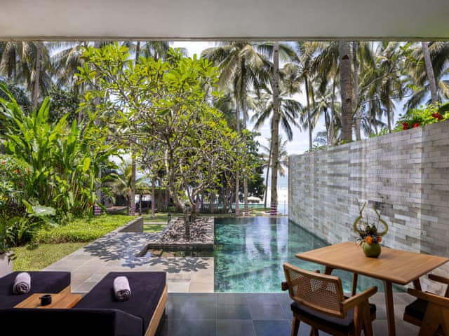 Havuzlu Plaj Villası