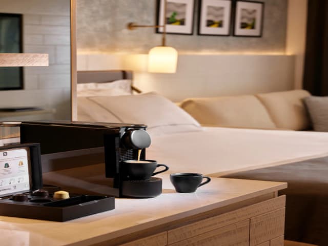 Delüks Oda Yan Deniz Manzaralı & Havuz Manzaralı