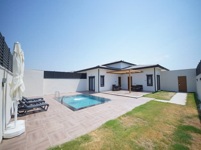 Suit Villa (Özel Havuzlu)