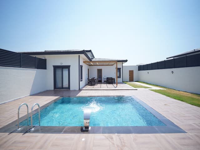 Suit Villa (Özel Havuzlu)