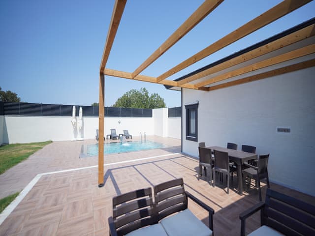 Suit Villa (Özel Havuzlu)