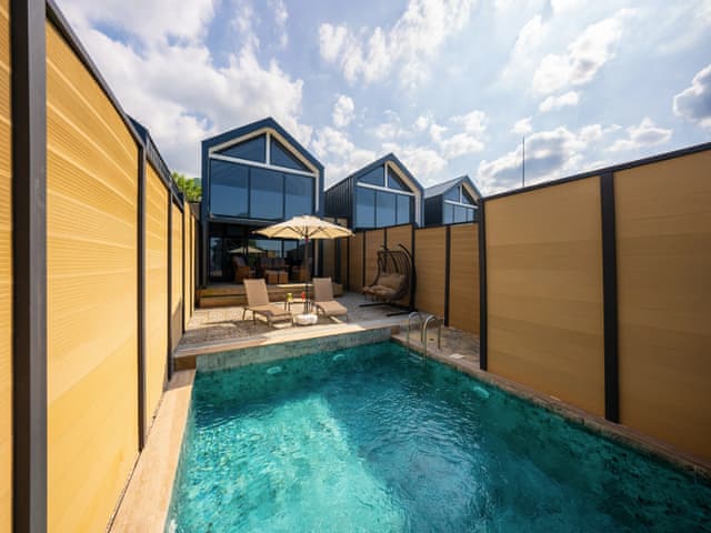 Premium Suite (Isıtmalı Özel Havuzlu)