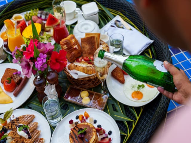 Deluxe Beach Pool Villa with One Floating Breakfast