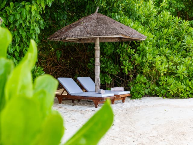 Deluxe Beach Pool Villa with One Floating Breakfast
