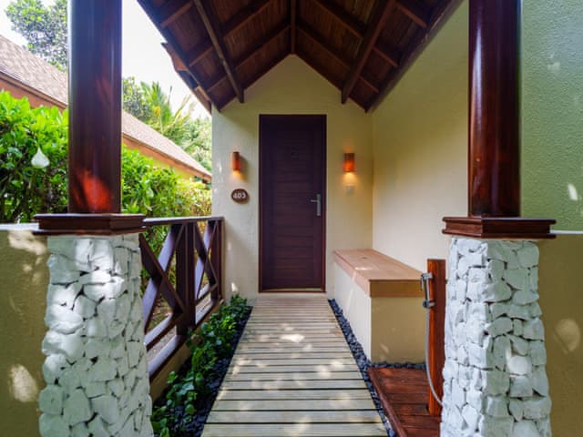 Deluxe Beach Pool Villa with One Floating Breakfast