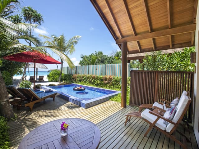 Deluxe Beach Pool Villa with One Floating Breakfast