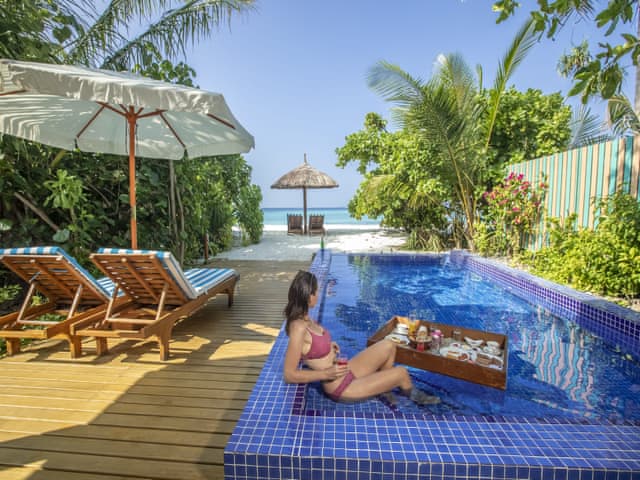 Deluxe Beach Pool Villa with One Floating Breakfast