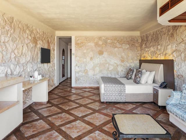 Standard Triple Room with Sea View