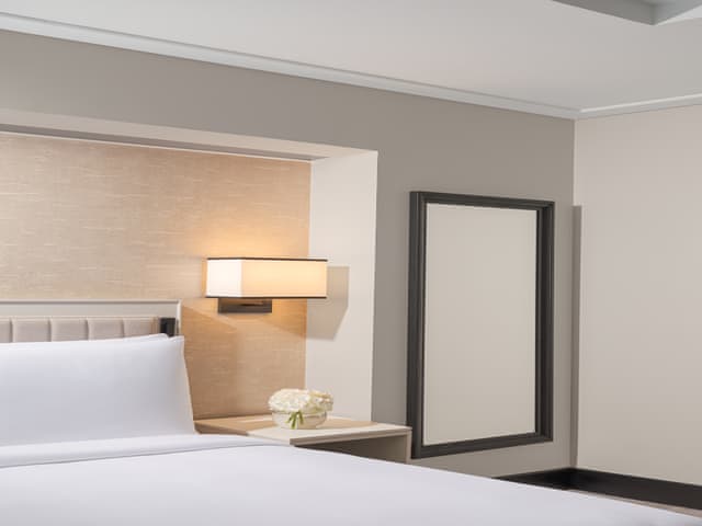 Deluxe Room King City View