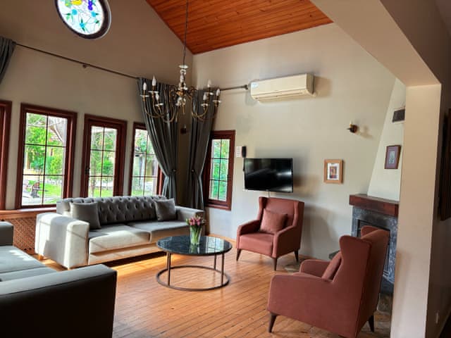 Four Bedroom Country Villa