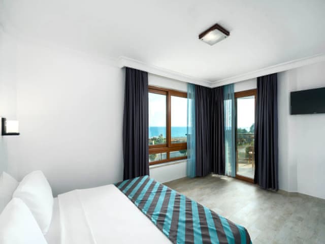 Geniş Aile Odası, Deniz Manzaralı