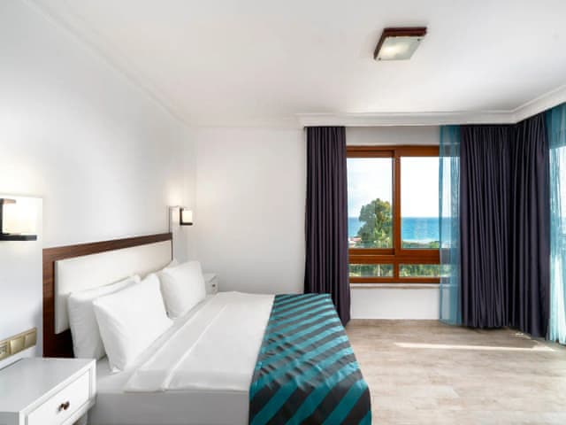 Geniş Aile Odası, Deniz Manzaralı