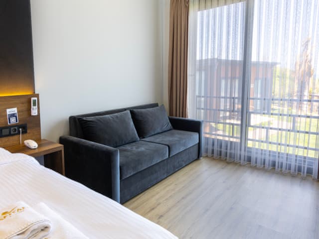 Deluxe Queen Room Sea View