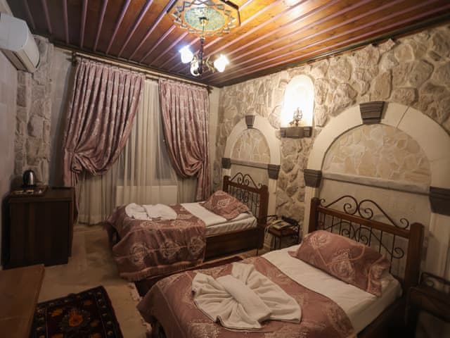 Standart İki Yataklı Taş Oda