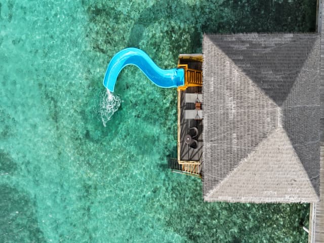 Lagoon Suite with Slide