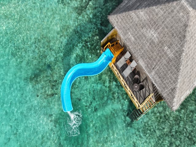 Lagoon Suite with Slide