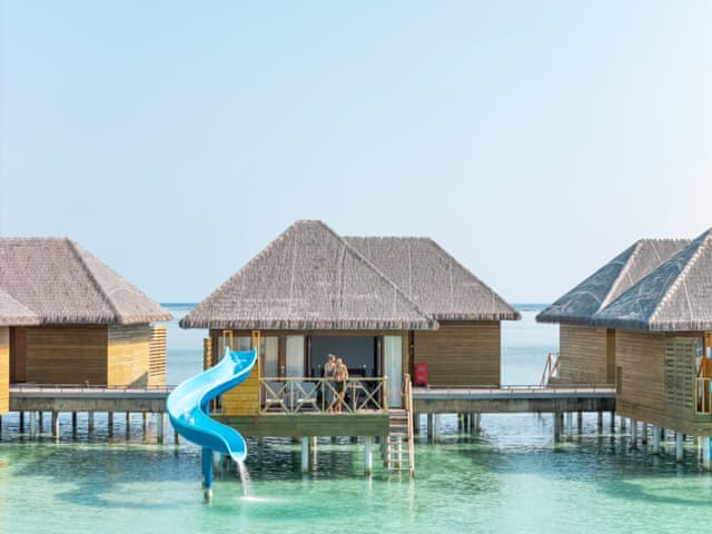 Lagoon Suite with Slide