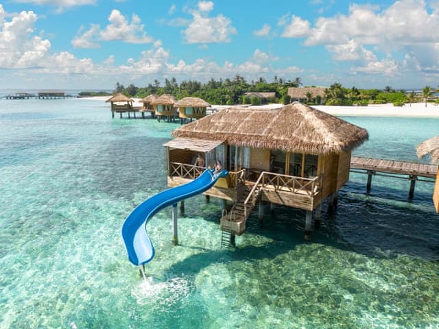 Aqua Suite with Slide