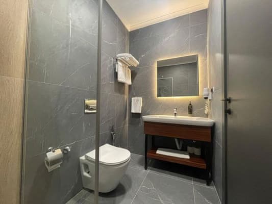 Classic Queen Room